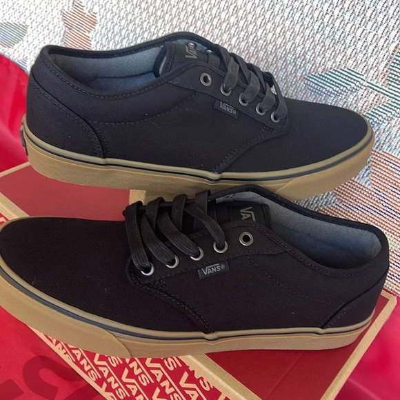 Vans Men’s Atwood
(12 Oz Canvas) Black/Gum
VN000TUYD8E Sneakers - Picture 11 of 16